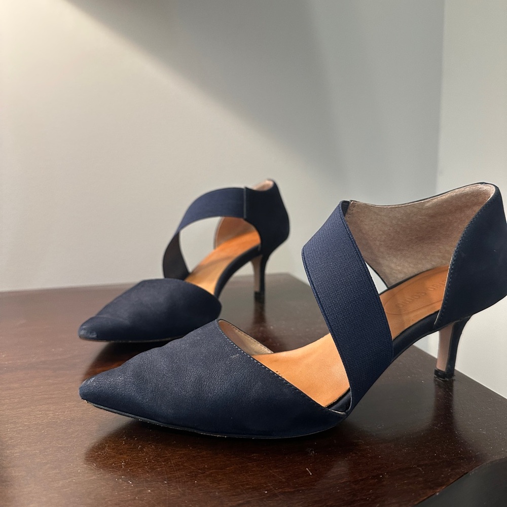 Navy Blue Pointed Toe Heels – Chic & Comfortable!